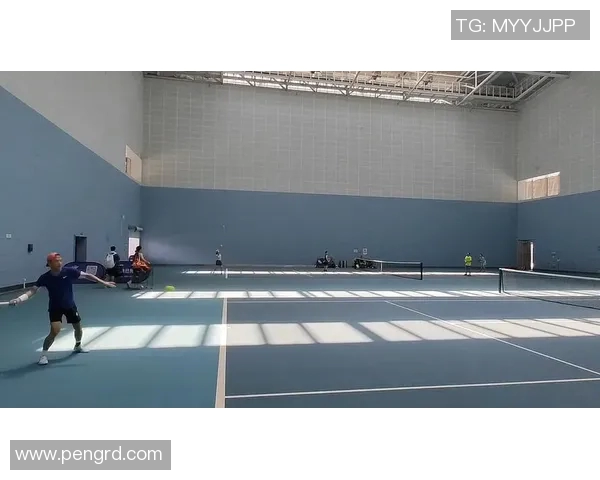 重庆网球队的灵活性揭秘：网球巨献背后的训练与技巧探索