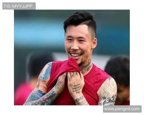 足球明星身上的纹身故事与中文含义揭秘