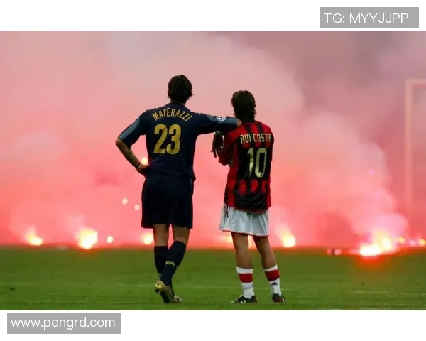 告别足球明星的瞬间回忆与经典照片分享